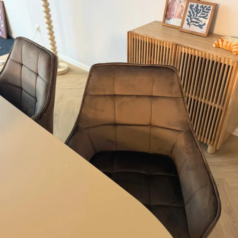 Eetkamerstoel velvet met armleuning - bruin - 87x56.5x43 cm