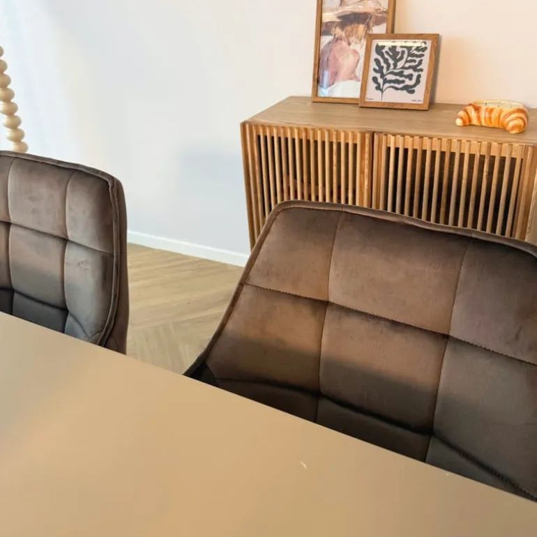 Eetkamerstoel velvet met armleuning - bruin - 87x56.5x43 cm