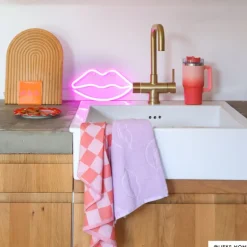 Handdoek lippen - lila/wit - 50x50 cm