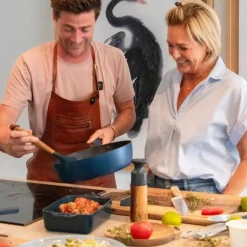 Hugo Kennis borrelplank klein - bruin - ø18 cm