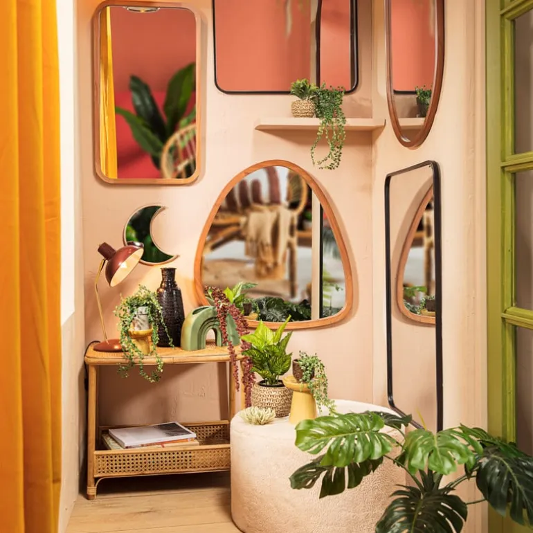 Spiegel organic driehoek - bruin - 69x73 cm