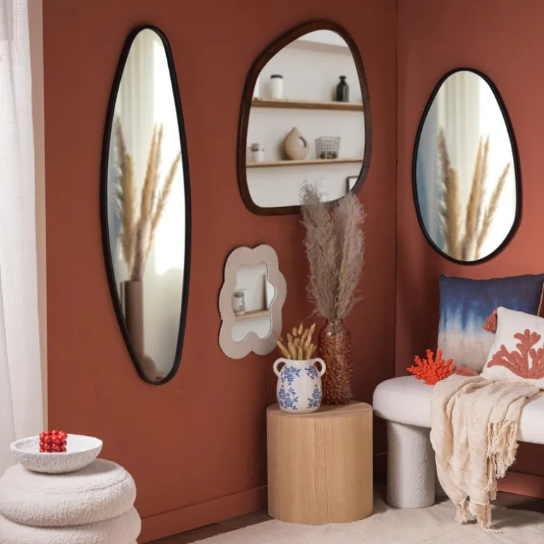 Spiegel organic driehoek - bruin - 69x73 cm